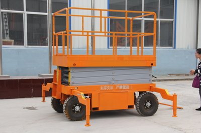 液壓升降平臺升降機(jī)應(yīng)該注意的幾點(diǎn) 液壓升降平臺升降機(jī)應(yīng)該注意的幾點(diǎn)